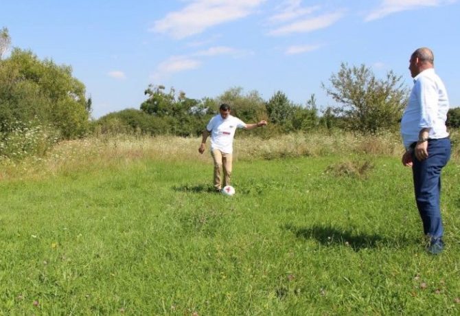 Bashkëvendësi e demanton keq Ramiz Lladrovcin: Nuk e linin me lu me top