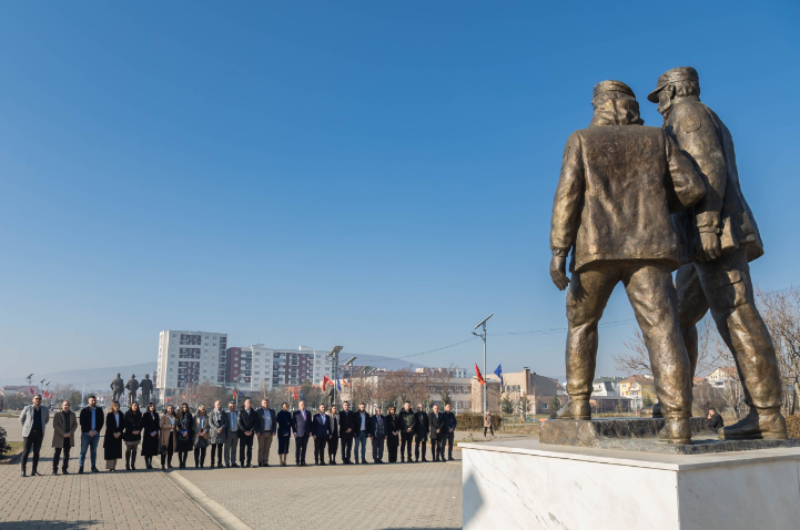 Drenasi shënon 15 vjetorin e Pavarësisë me homazhe
